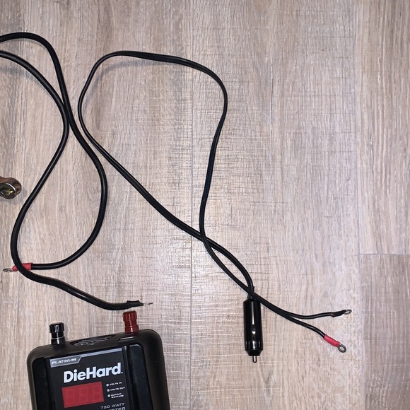 DieHard Platinum 750 Watt Power Inverter - Picture 5 of 6